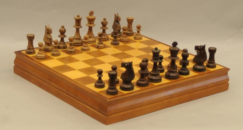 Quality wooden chess set and board by Dal Negro of Italy - Image 2 of 4