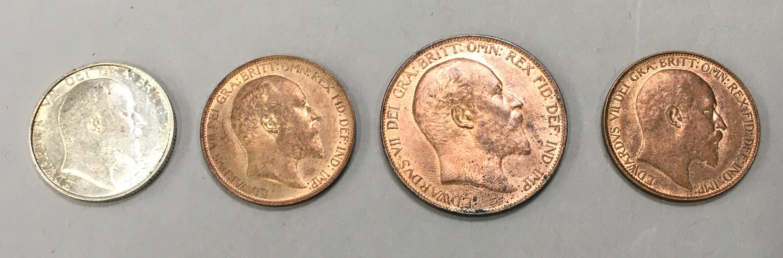 Edward VII 1902 shilling , 1905 penny ,1908-1909 half pennies - Image 2 of 2