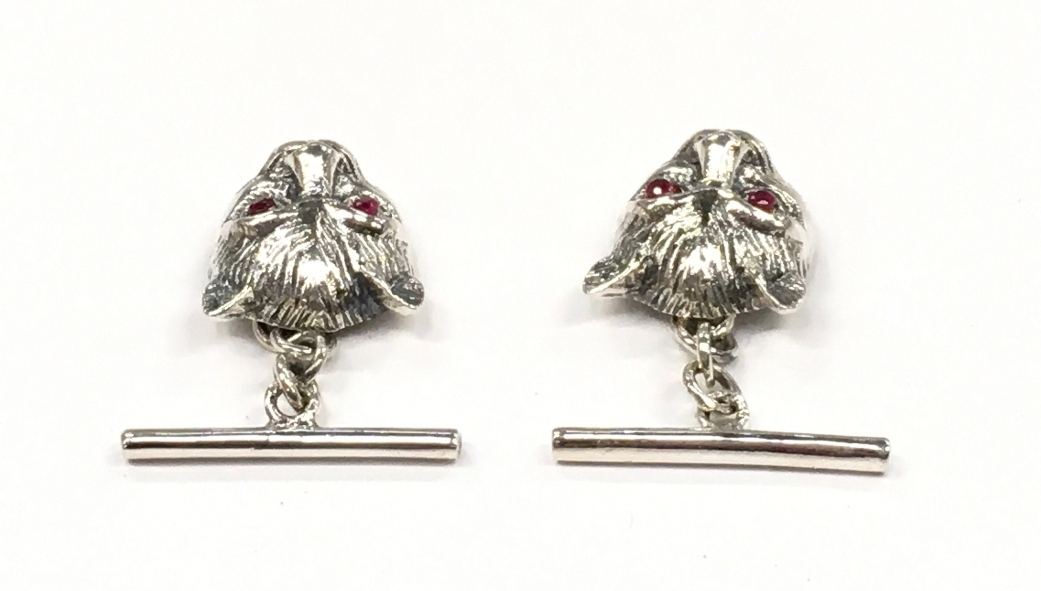 A pair of silver cat head cuff links with bar links. - Image 3 of 4