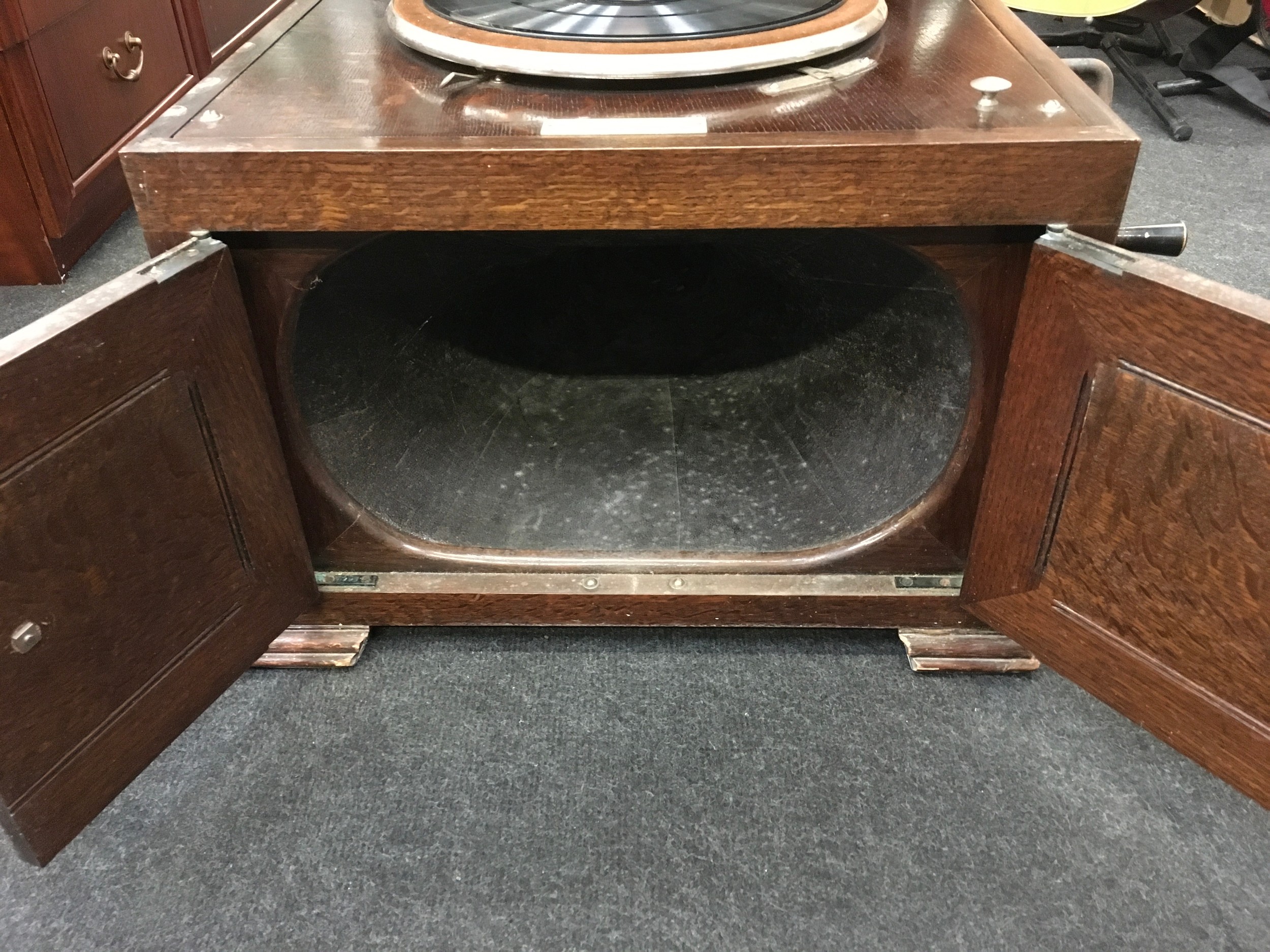 Vintage oak cased gramophone circa 1920's 44x55x45cm. - Image 3 of 5