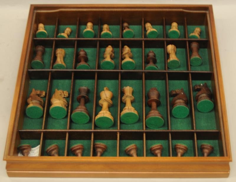 Quality wooden chess set and board by Dal Negro of Italy - Image 3 of 4