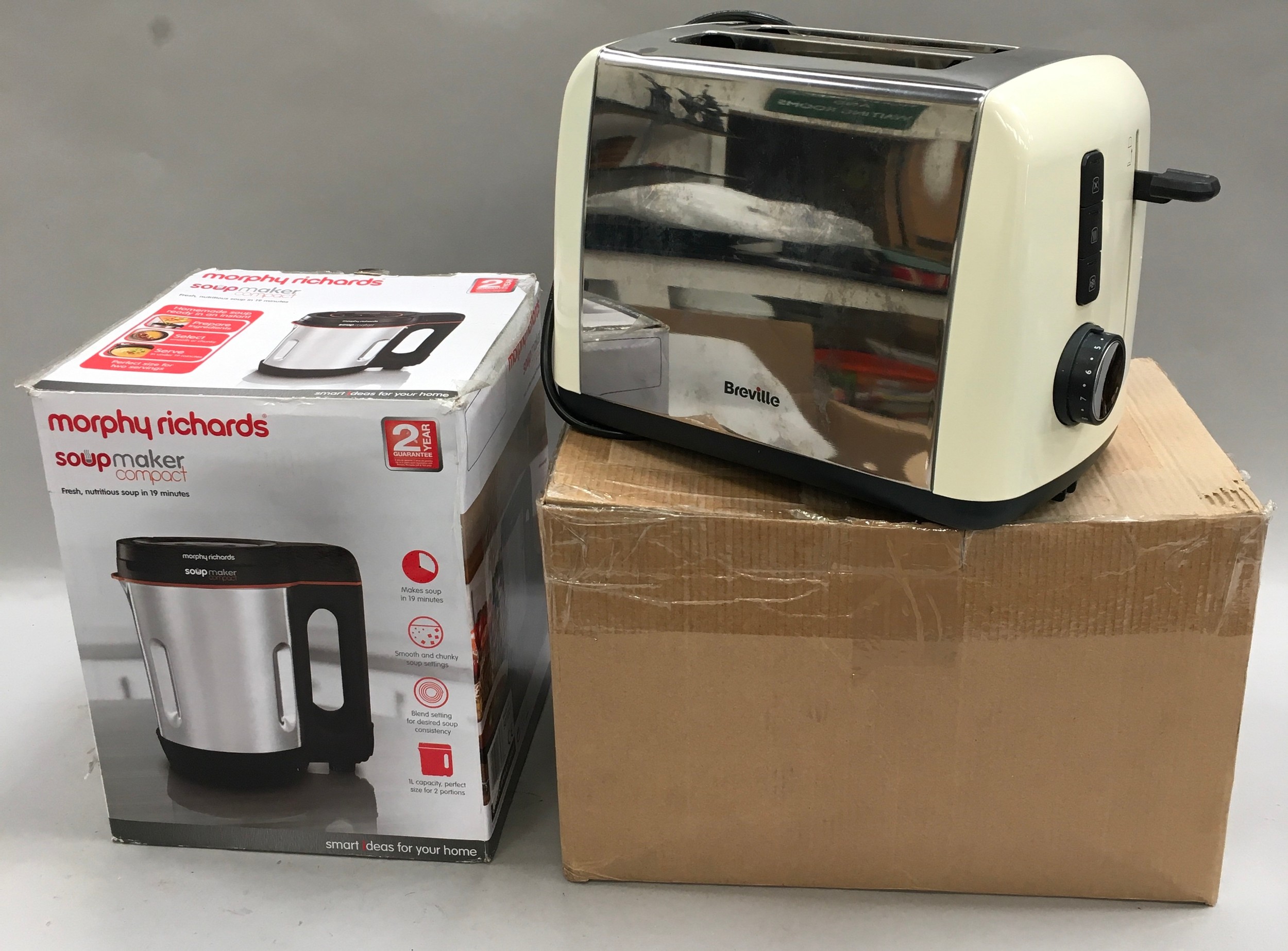 A Morphy Richards contact soup maker and a Breville toaster (untested)