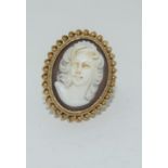 9ct gold finely carved cameo ring size P