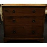 Edwardian mahogany graduated chest of three drawers with brass handles 92x50x83cm.