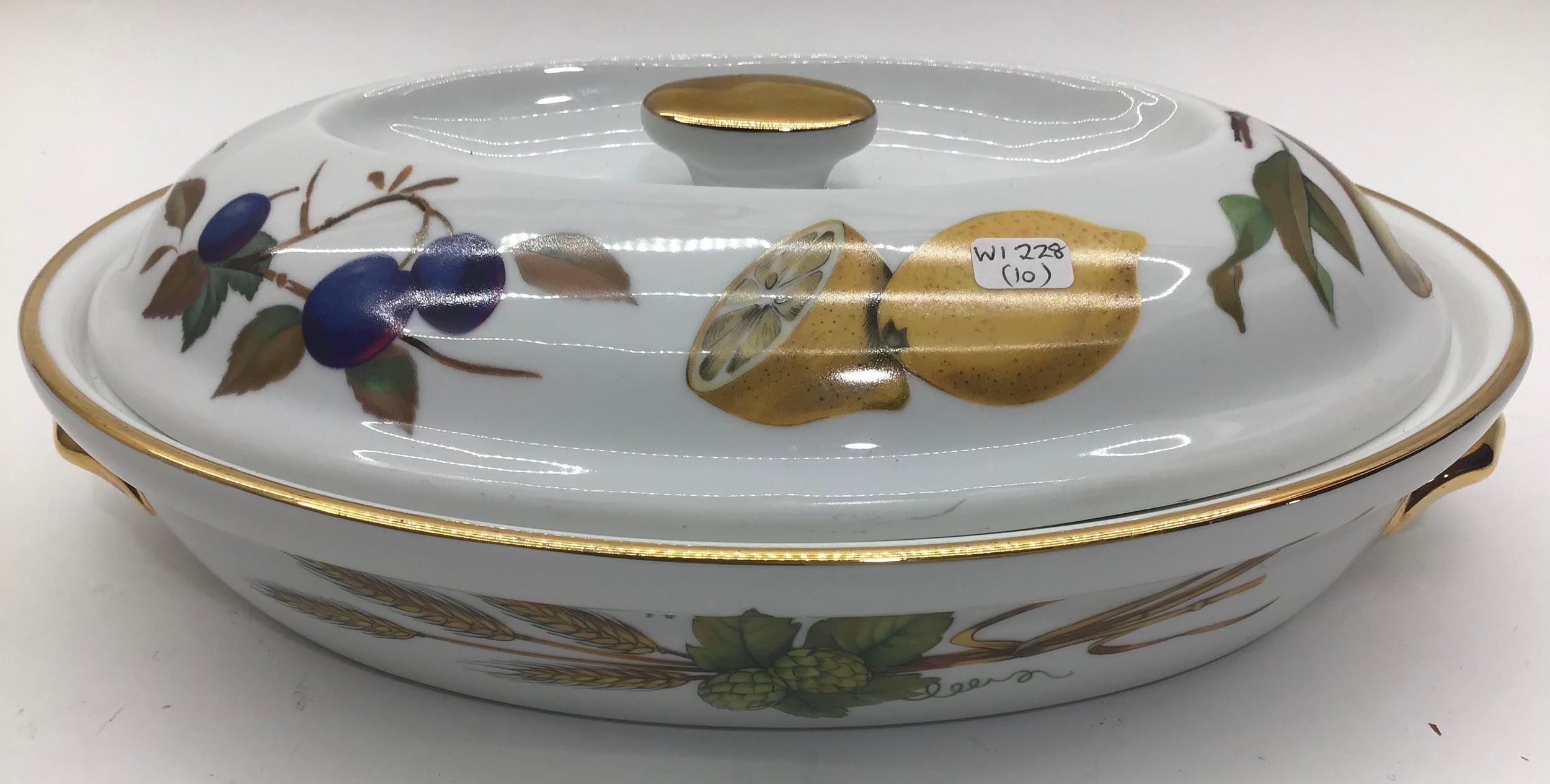 Royal Worcester Evesham oval casserole dish with lid,gold edged in good condition