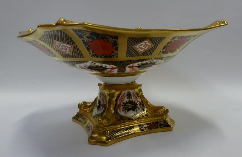 Royal Crown Derby Old Imari large dolphin footed centrepiece. 14.5cm tall x 27cm across. In original - Image 3 of 4