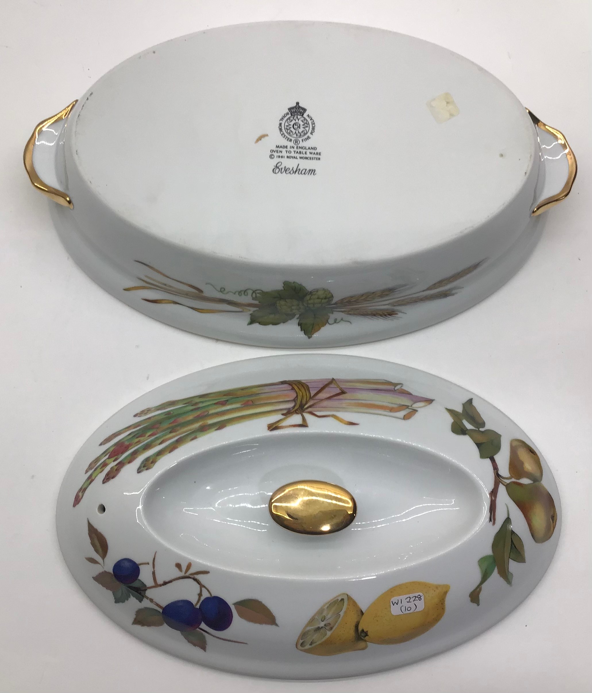 Royal Worcester Evesham oval casserole dish with lid,gold edged in good condition - Bild 3 aus 3