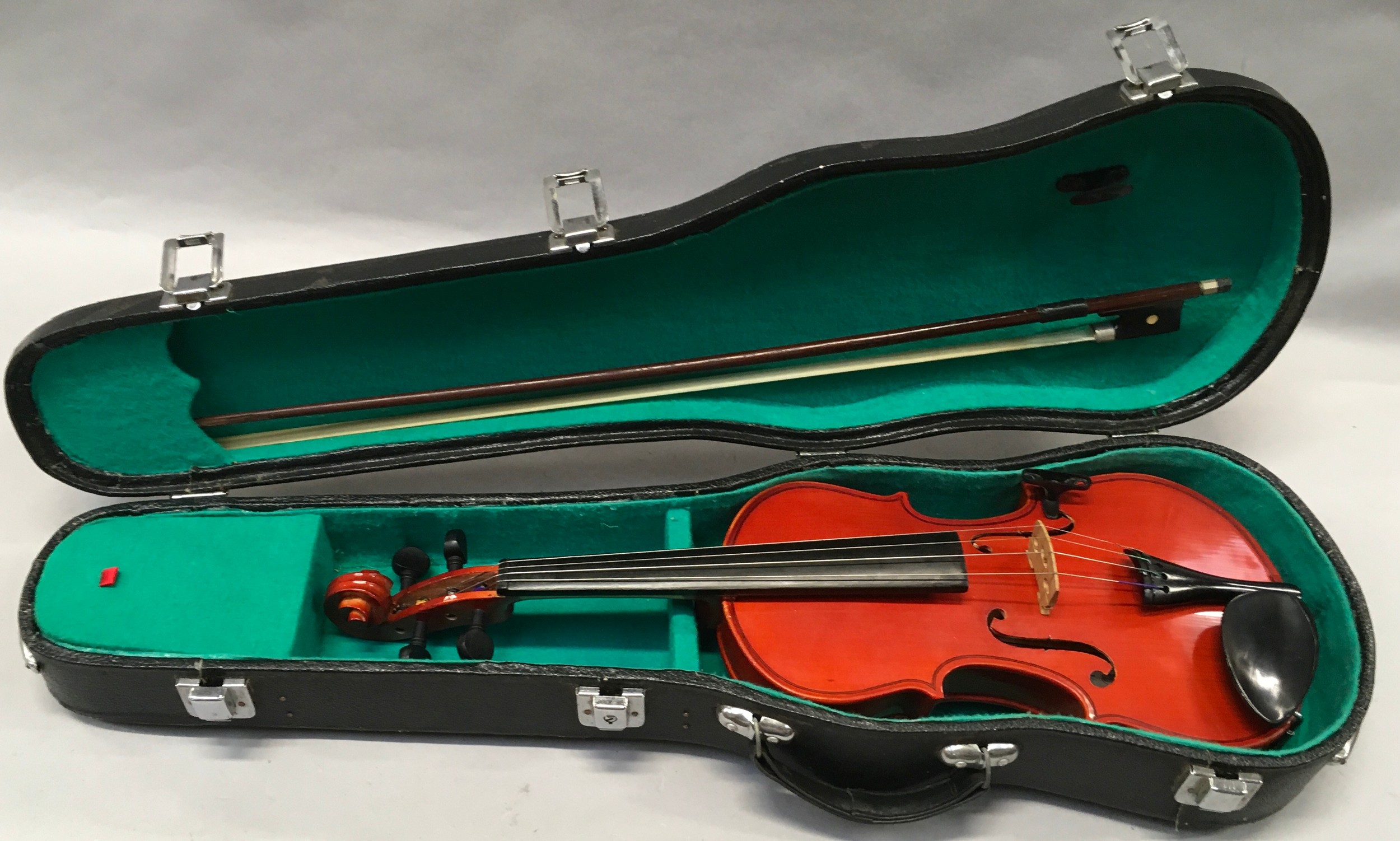 4 vintage cased violins for restoration - Image 5 of 5