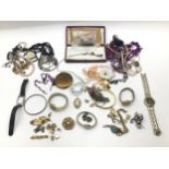 Mixed collection of Jewellery to include gold and silver