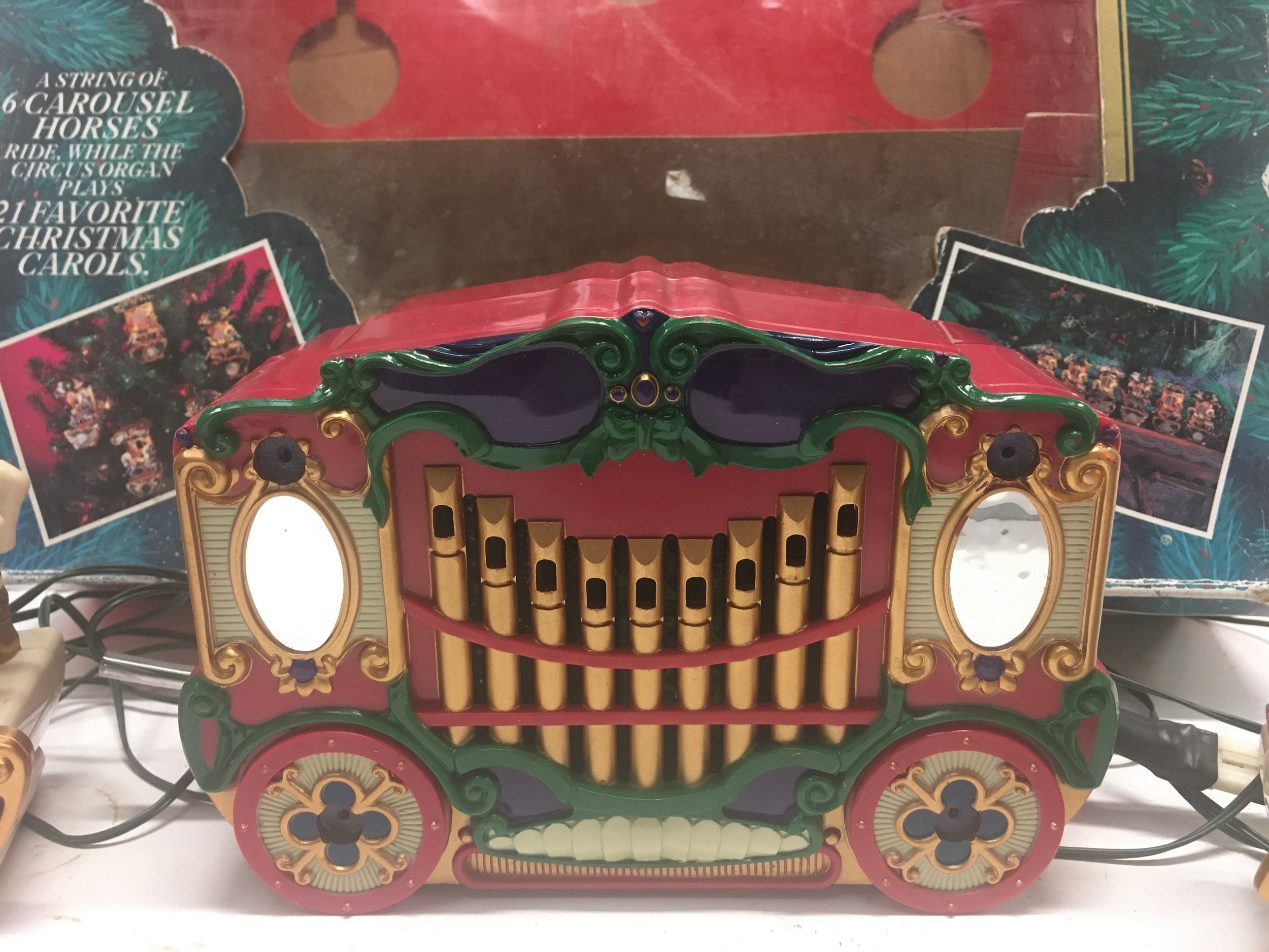 Mr. Christmas vintage Holiday Carousel plays 21 Christmas carols, boxed, good working condition. - Image 4 of 6