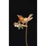 Brooch 9ct gold robin enamel/pearl 5.5 grams. (C12)