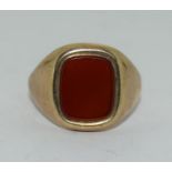 9ct gold gents signet ring with inset Cornelian center stone size S