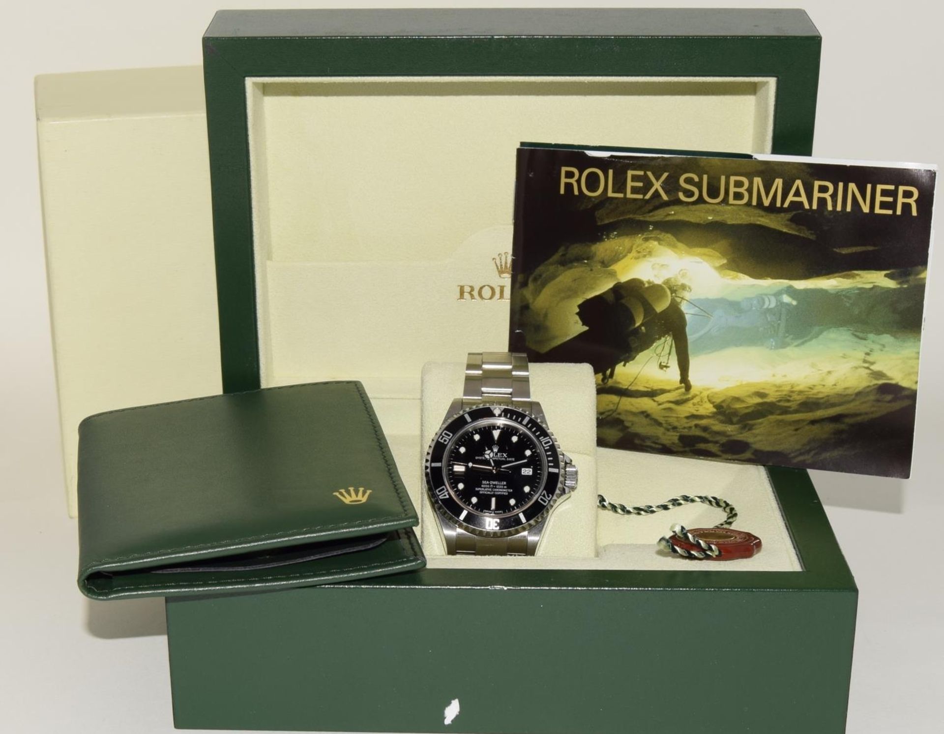 Rolex Sea Dweller mopd-16600, 2006, boxed and papers. (ref 8)
