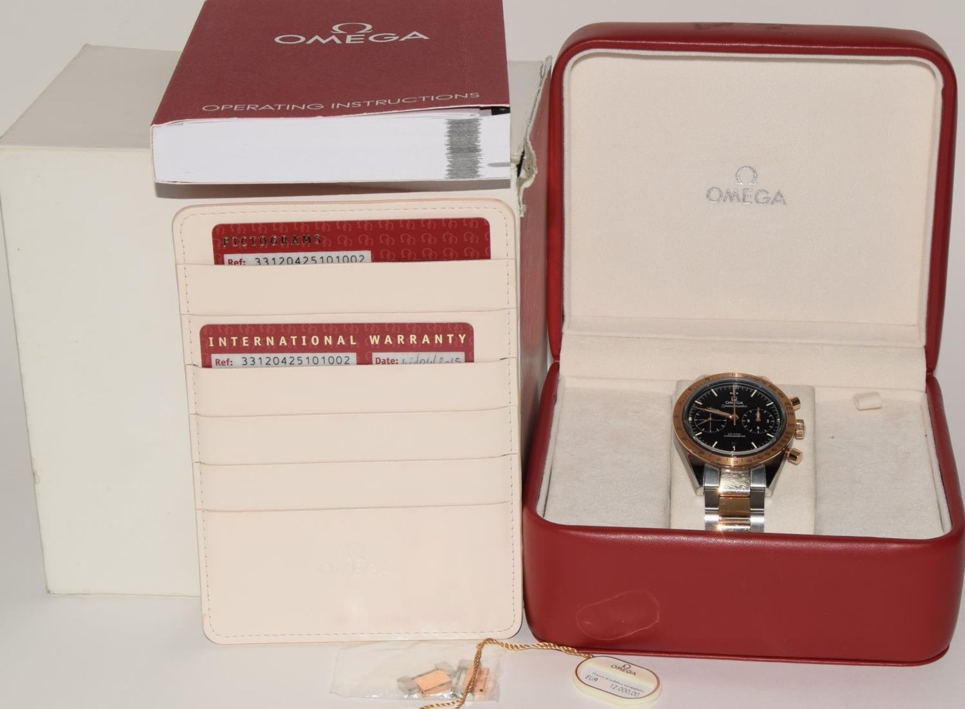 Omega Speedmaster Bi-Metal chronograph ref 33120425101002, Box and Papers. (ref 68)