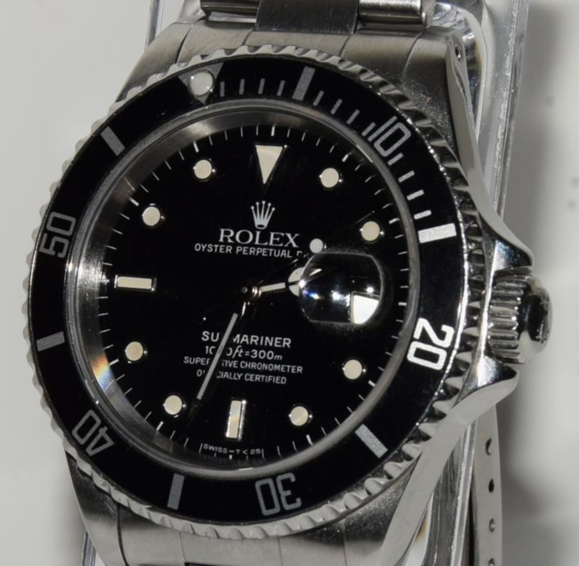 Rolex Submariner model 16610 Nov 1996, running, good condition, comes complete with both box, papers - Image 4 of 11