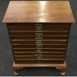 Mahogany specimen chest of ten drawers on cabriolet legs 55x30x77cm.