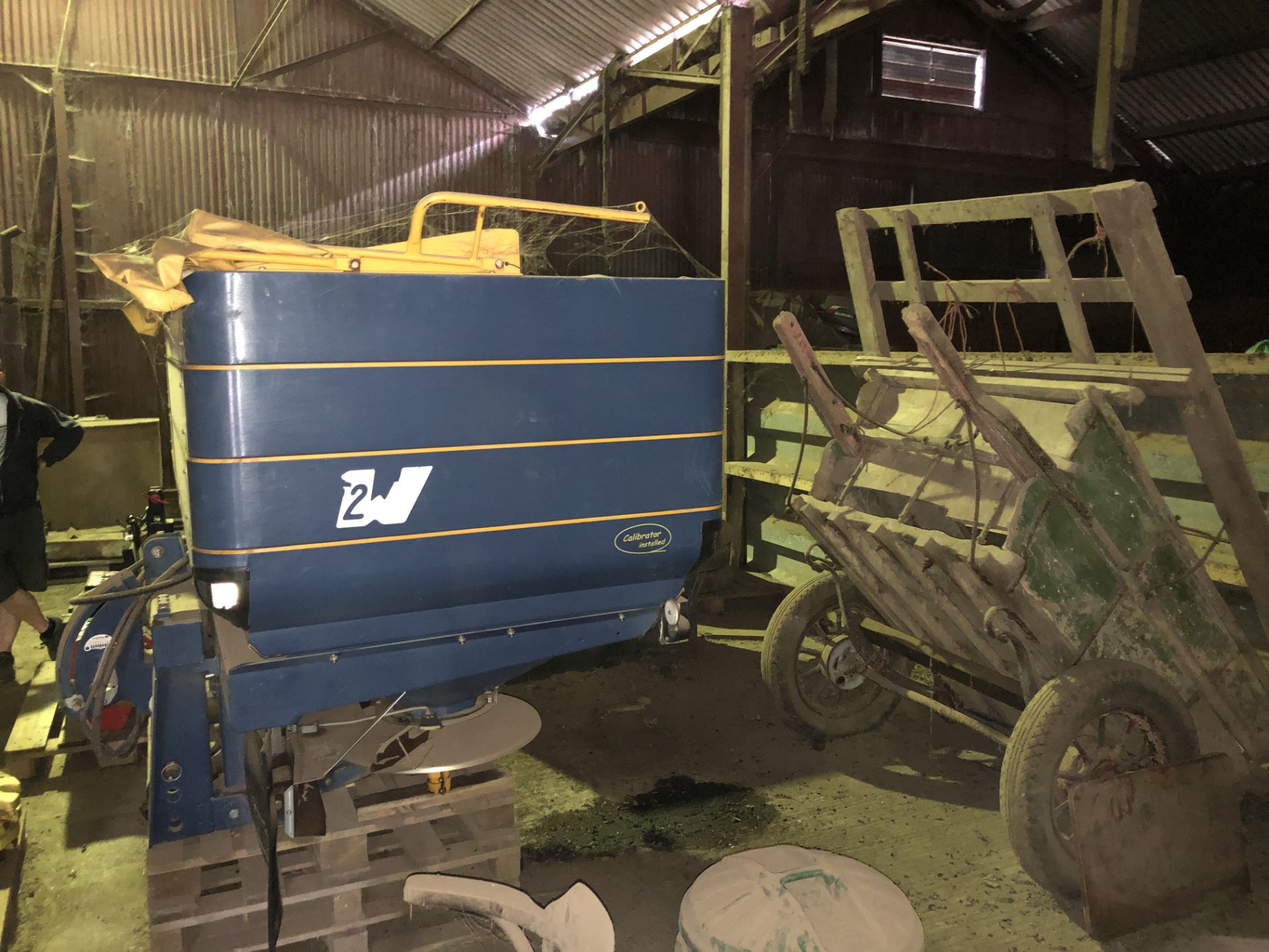 2003 KRM FERTILISER SPREADER, M2W WITH WEIGHT CELLS, PTO,