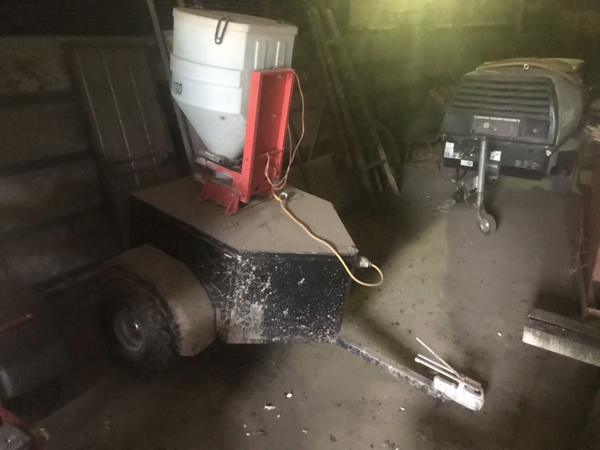 STOCKS SPINNER ON SINGLE AXLE TRAILER PREVIOUSLY USED FOR SLUG PELLETS - Image 3 of 5