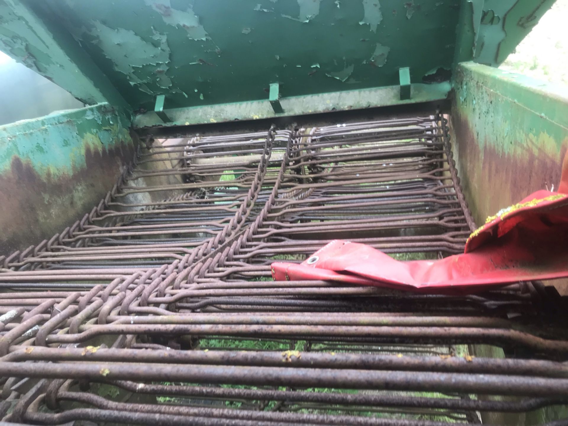 BRETTENBRIDGE 180 SUGAR BEET CLEANER AND PICKING OFF TABLE - Image 8 of 15