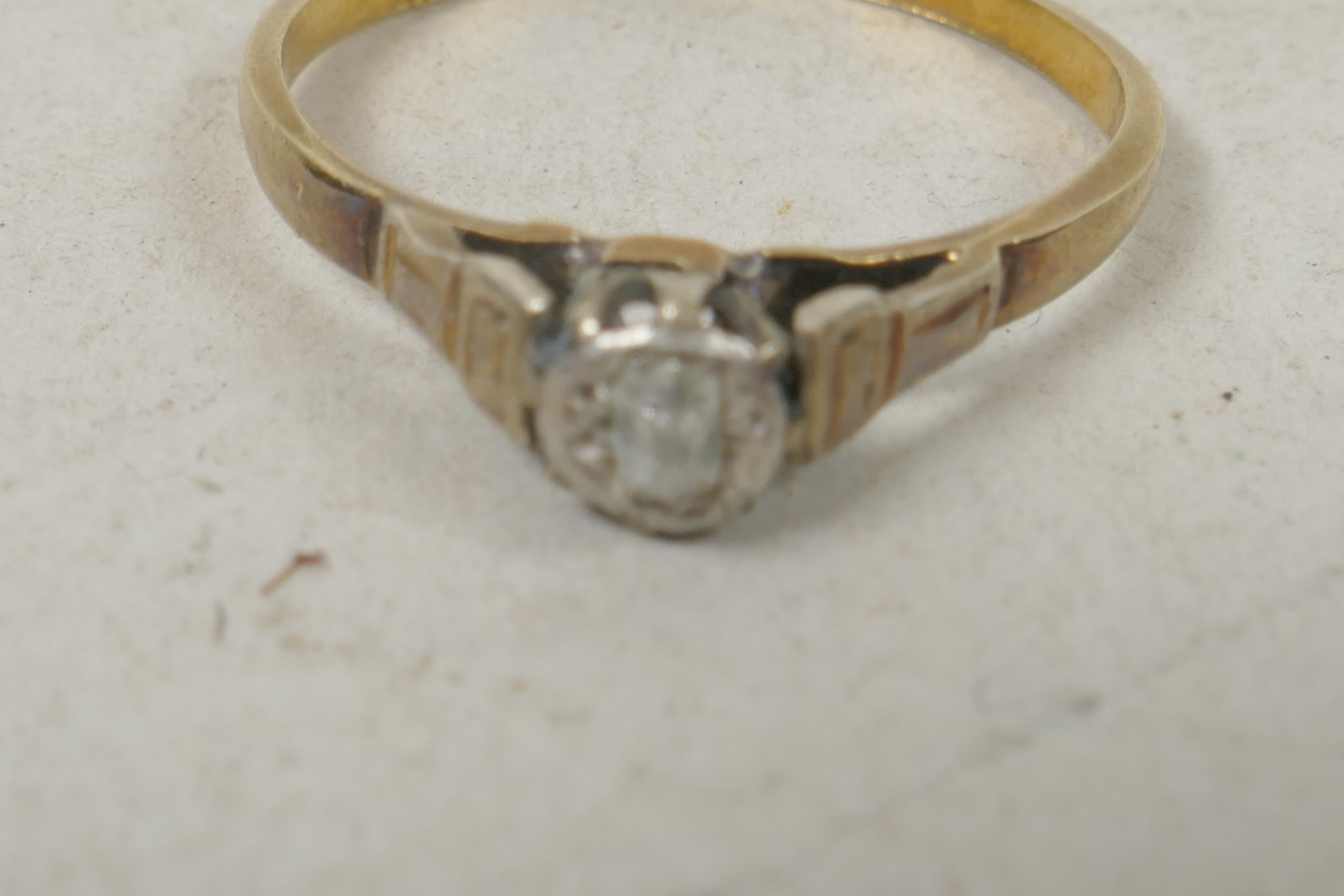 An 18ct gold and single stone old cut diamond ring, size 'L' - Image 2 of 3