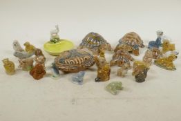 Wade collectables, two tortoise trinket boxes and tortoise model, a crab trinket box, 2 whymsies,