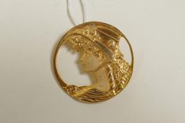 A 925 silver gilt Art Nouveau style brooch/pendant with figural decoration, 1½" diameter