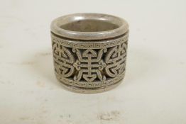 A Chinese white metal archer's ring, size Y/Z