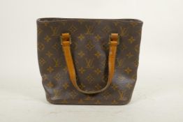 A Louis Vuitton lady's handbag, 9½" x 8"