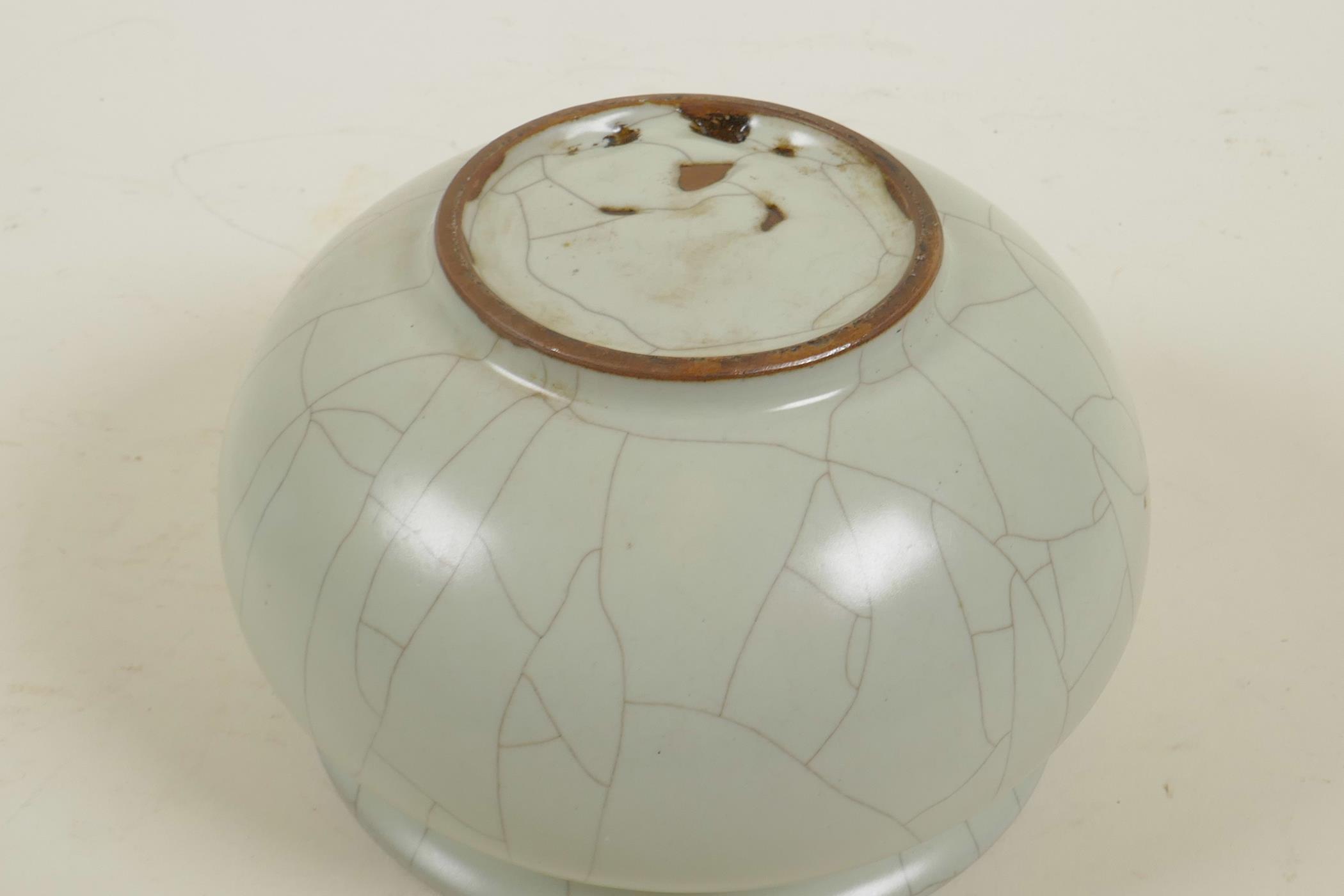 A Chinese crackle glazed porcelain bowl, 6½" diameter - Image 3 of 3
