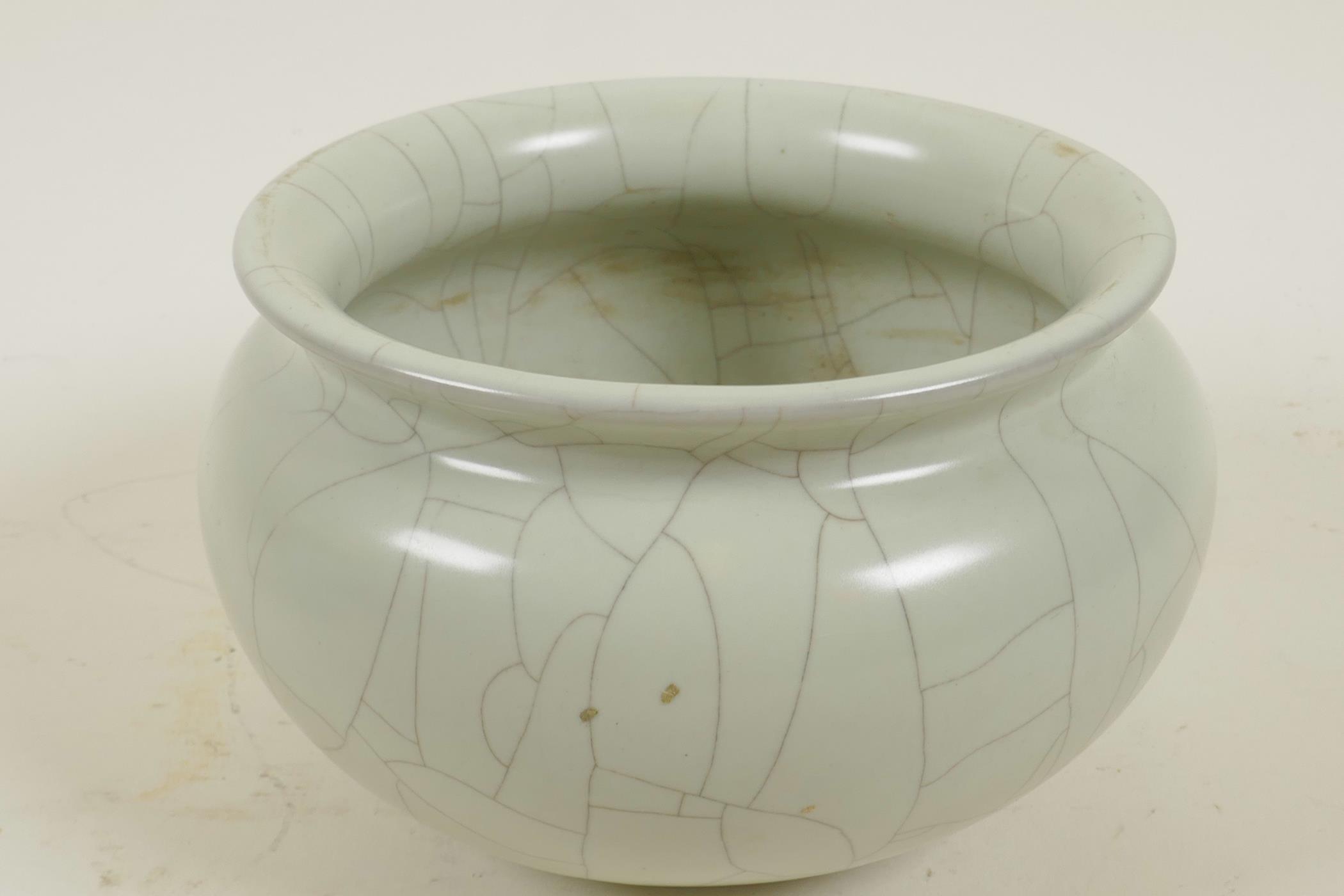 A Chinese crackle glazed porcelain bowl, 6½" diameter - Image 2 of 3