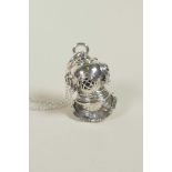 A 925 silver pendant necklace in the form of a diver's helmet, 1½" drop