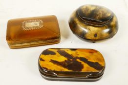 Three C19th snuff mulls, one horn, 2½" diameter, one tortoiseshell, 3" x 1½", and an early celluloid