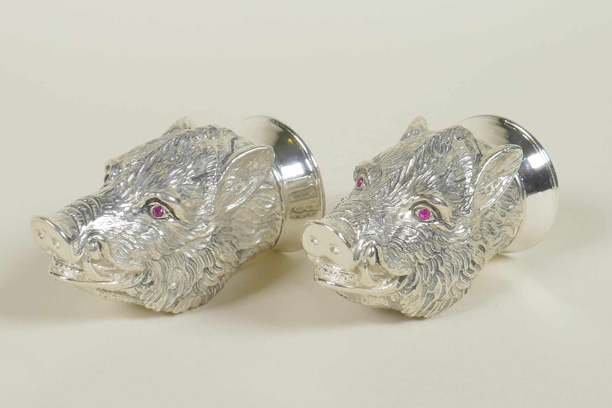 A pair of silver plated salt and pepper cruets in the form of boars' heads, 2" long - Image 2 of 4