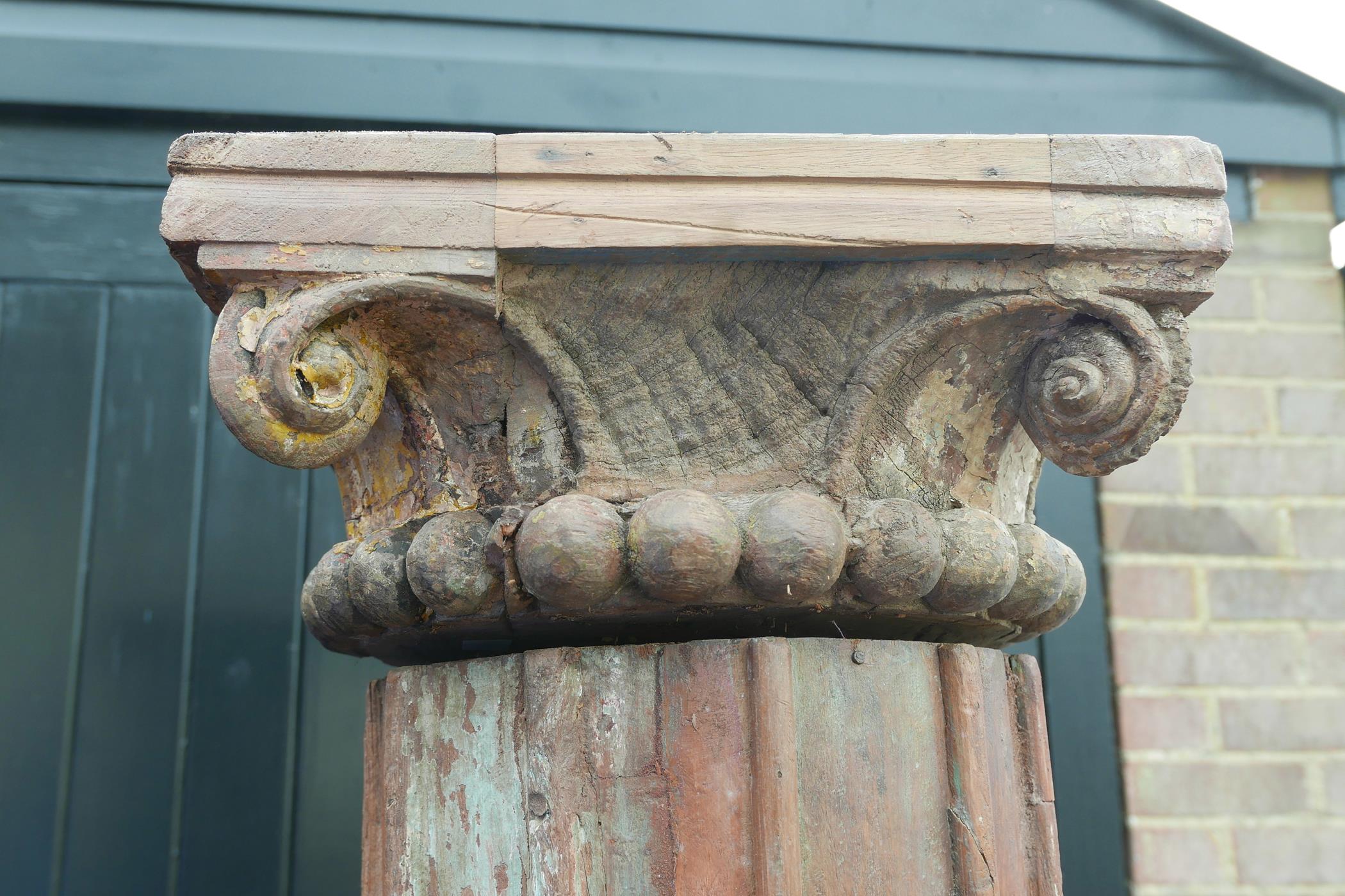 Architectural salvage: A pair of Indian carved and painted teak reeded columns, with carved - Image 4 of 8