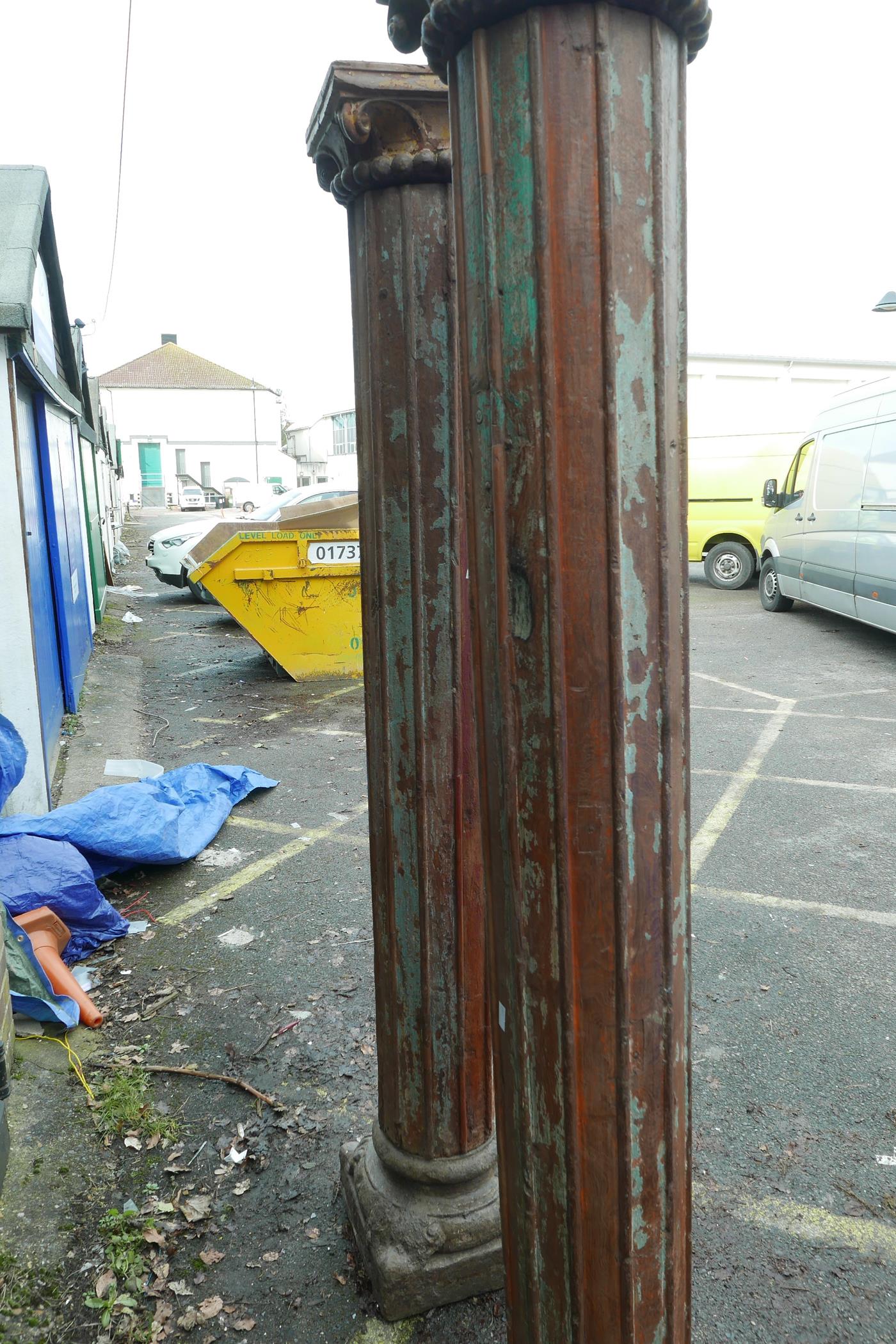 Architectural salvage: A pair of Indian carved and painted teak reeded columns, with carved - Image 6 of 8