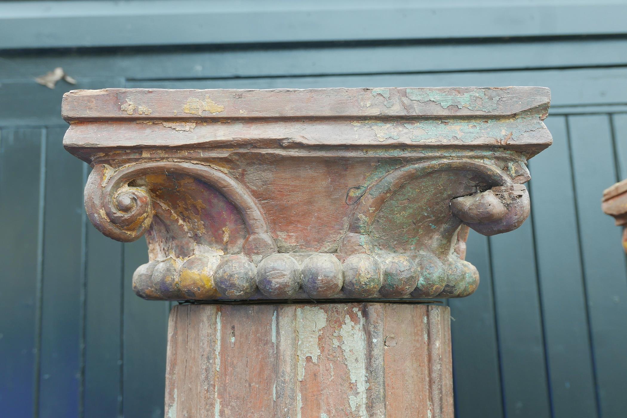 Architectural salvage: A pair of Indian carved and painted teak reeded columns, with carved - Image 3 of 8