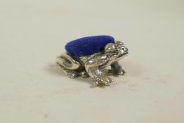 A 925 silver pincushion in the form of a frog