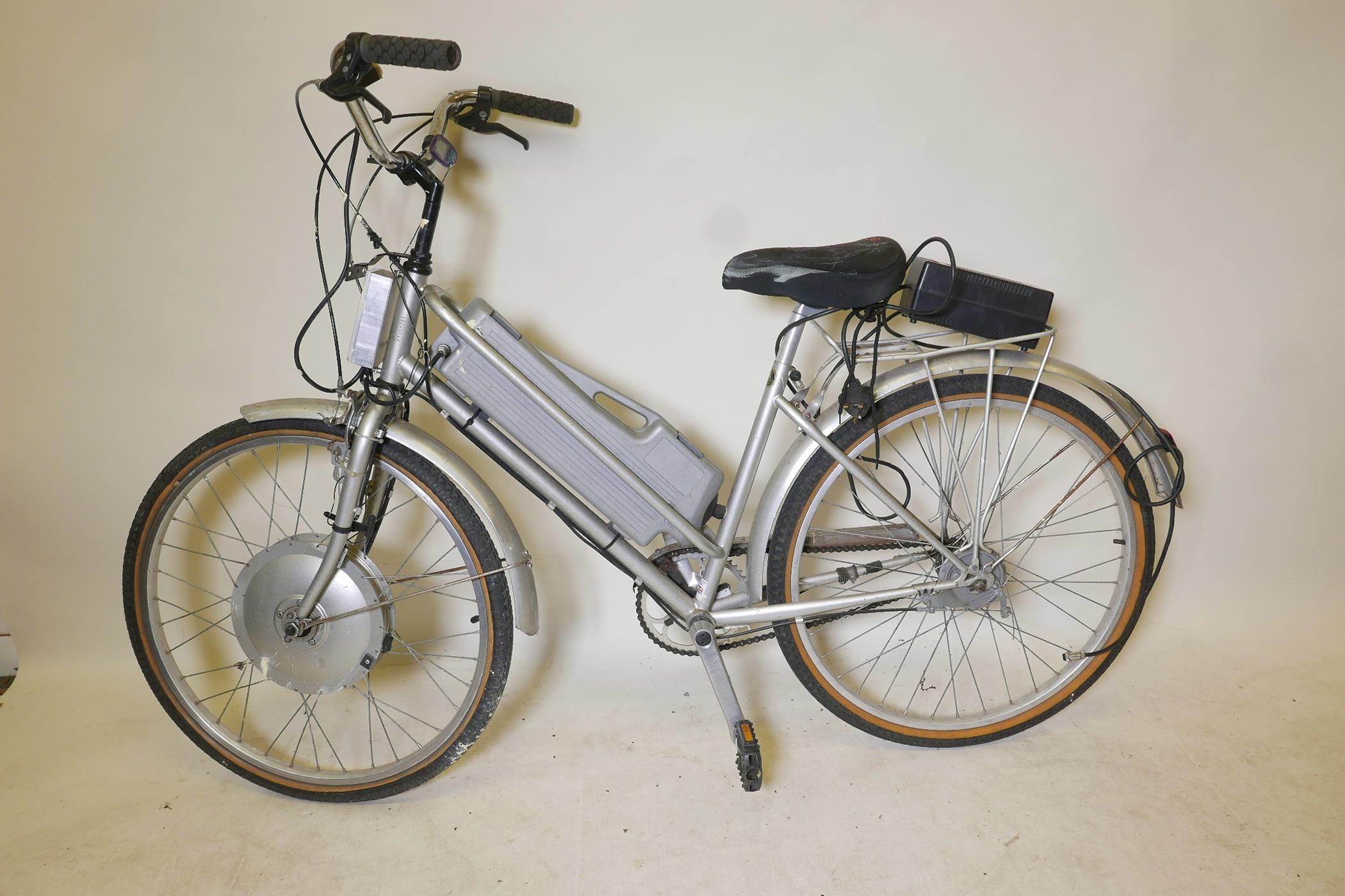 An 'Elebike' rechargeable electric bike, wheel 25" diameter - Image 4 of 7