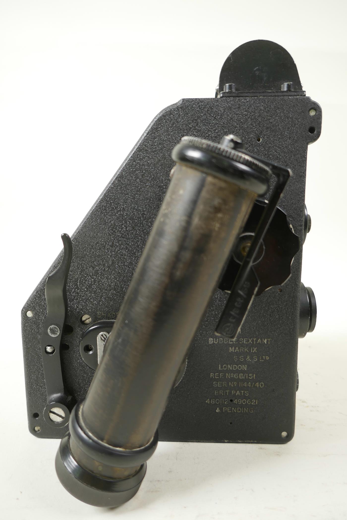 A WWII military aircraft bubble sextant mark 1x by S.S.&S. Ltd, London, ref no. 6B/151, serial no, - Image 2 of 7
