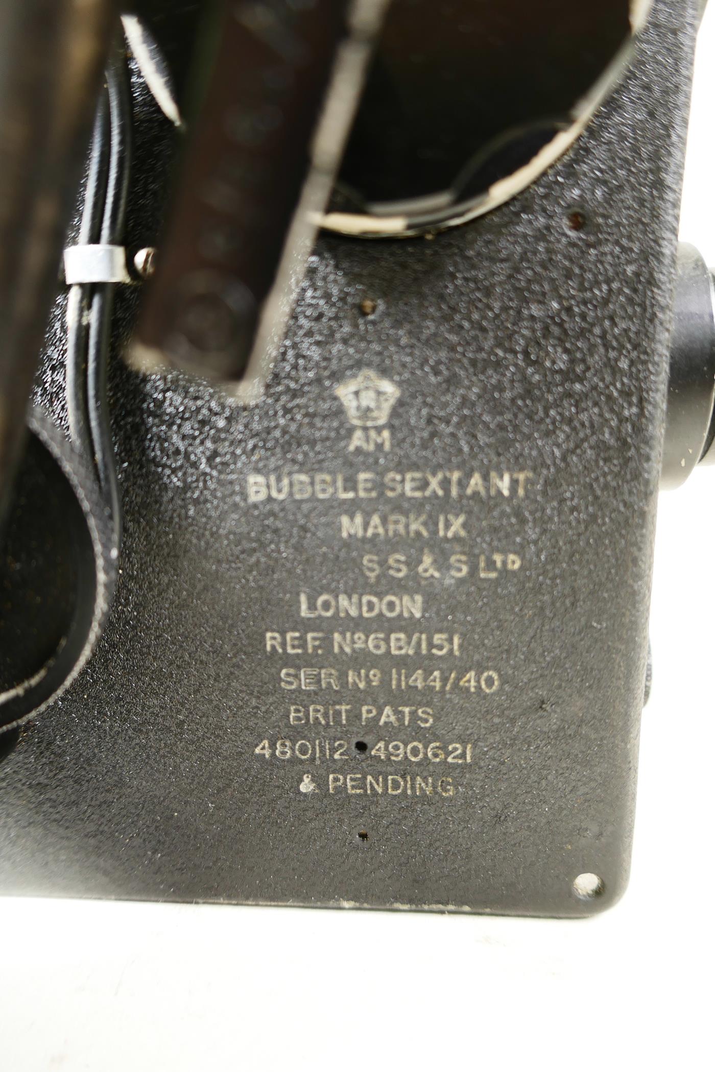 A WWII military aircraft bubble sextant mark 1x by S.S.&S. Ltd, London, ref no. 6B/151, serial no, - Image 3 of 7