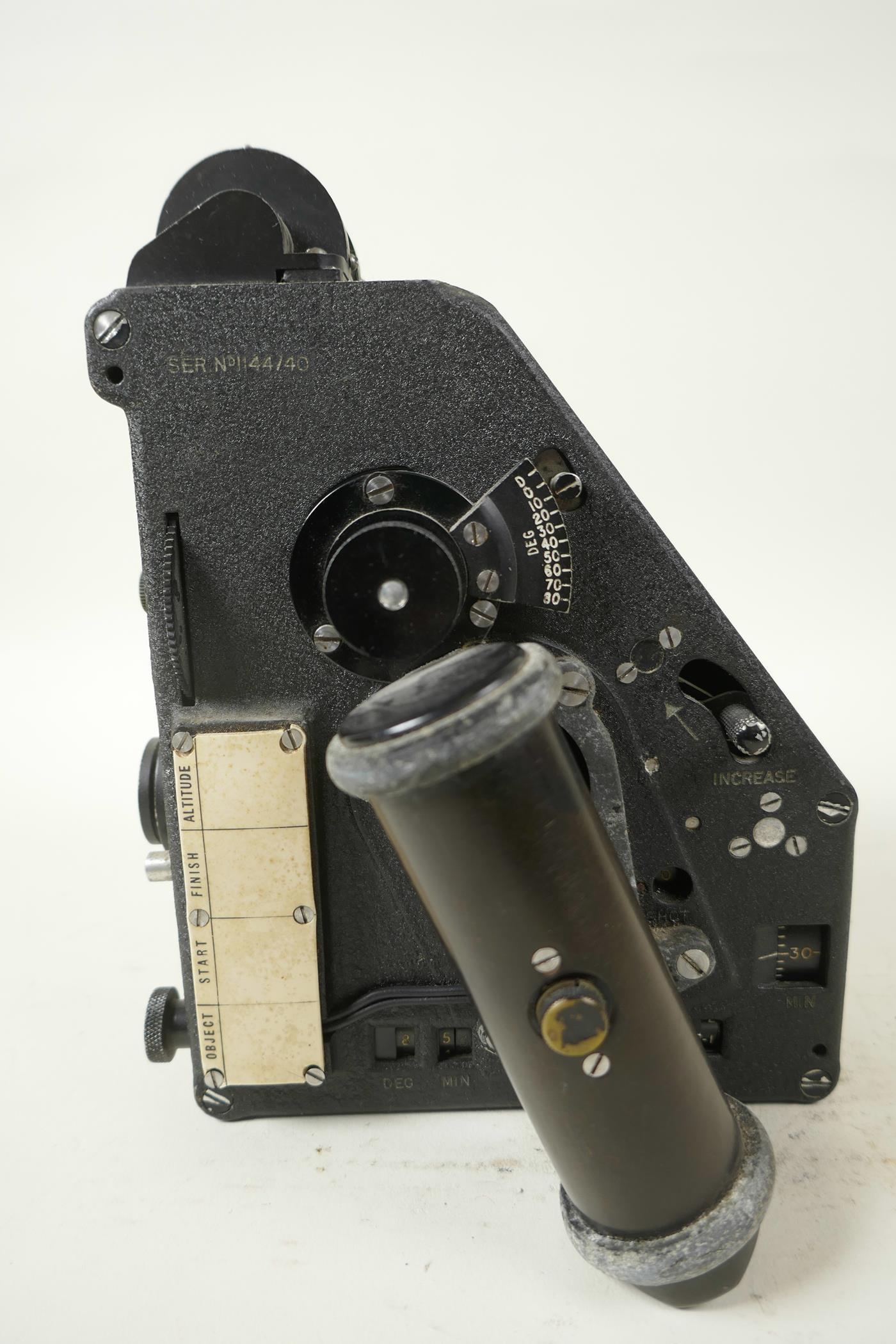 A WWII military aircraft bubble sextant mark 1x by S.S.&S. Ltd, London, ref no. 6B/151, serial no,