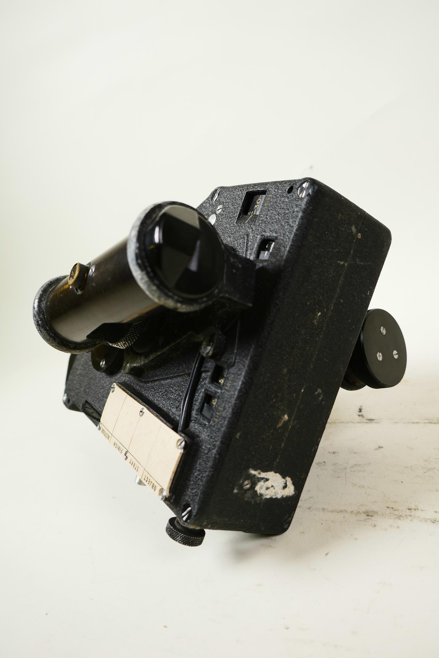 A WWII military aircraft bubble sextant mark 1x by S.S.&S. Ltd, London, ref no. 6B/151, serial no, - Image 6 of 7