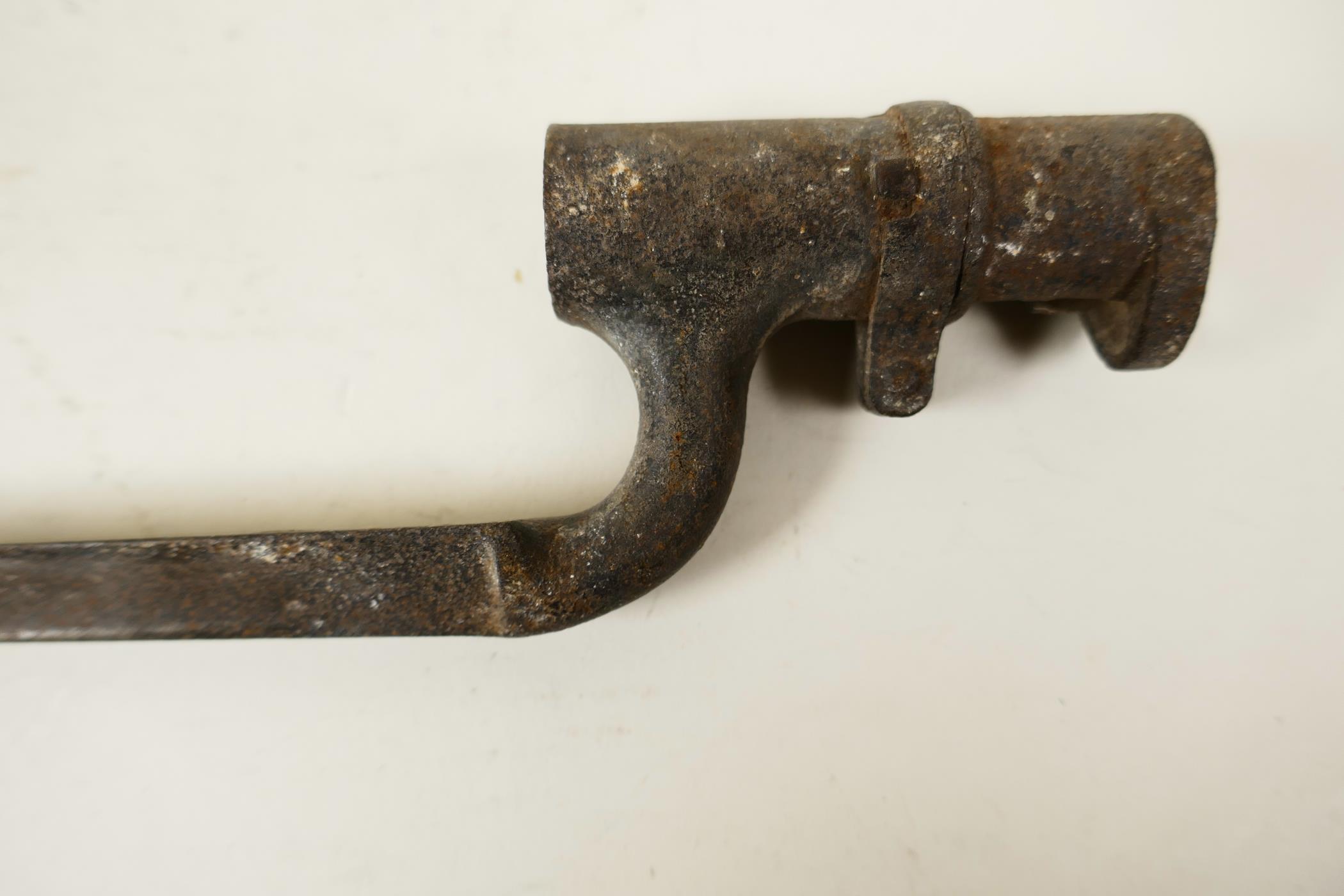 A possible 'Brown Bess' socket bayonet from the early C19th, total length 20", length of blade - Image 2 of 8