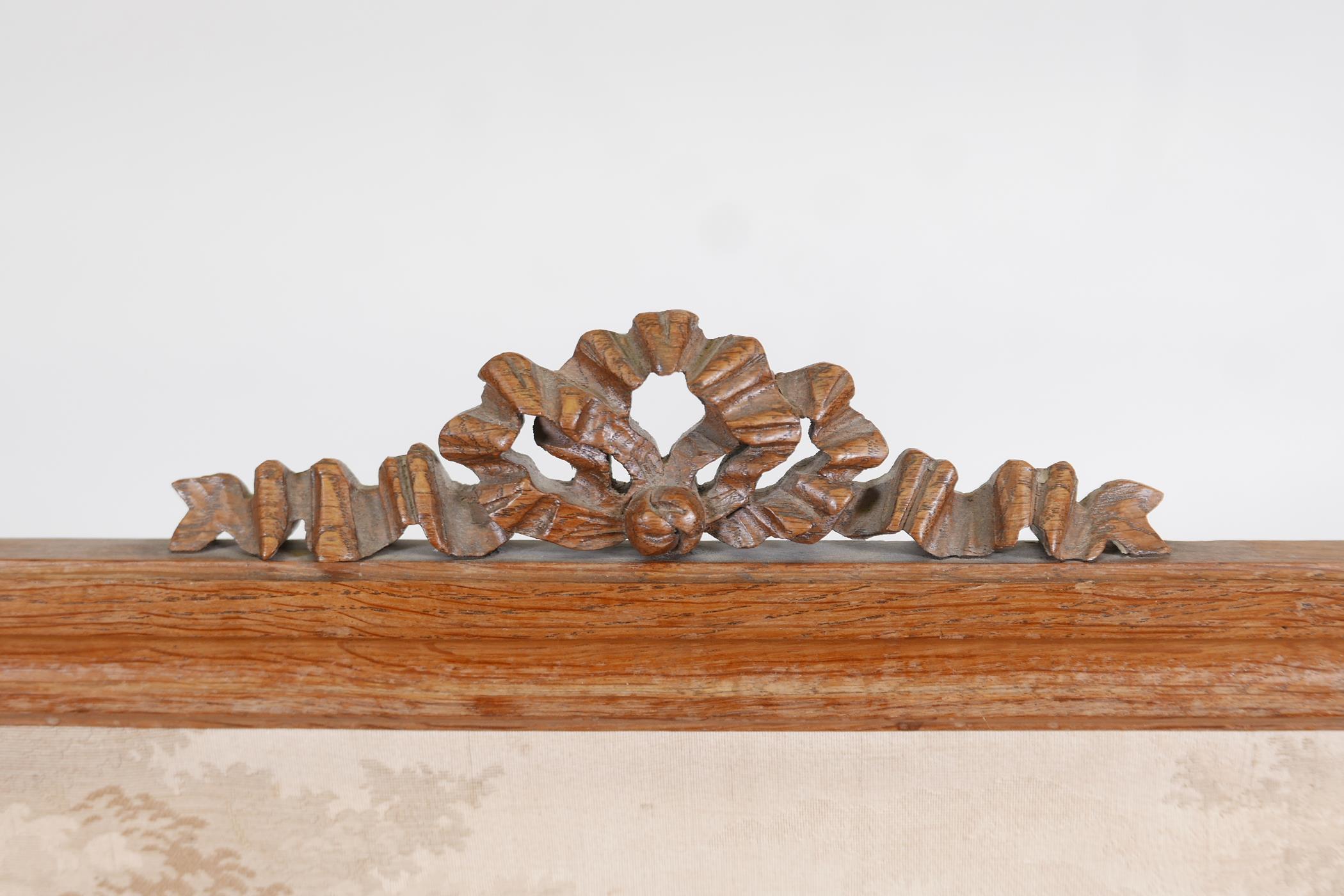 A C19th French carved oak fire screen, with pineapple and patarae decoration and fluted columns - Image 4 of 6