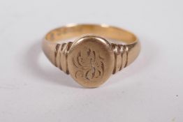 An 18ct gold signet ring, 5.3 grams, approximate size 'P'