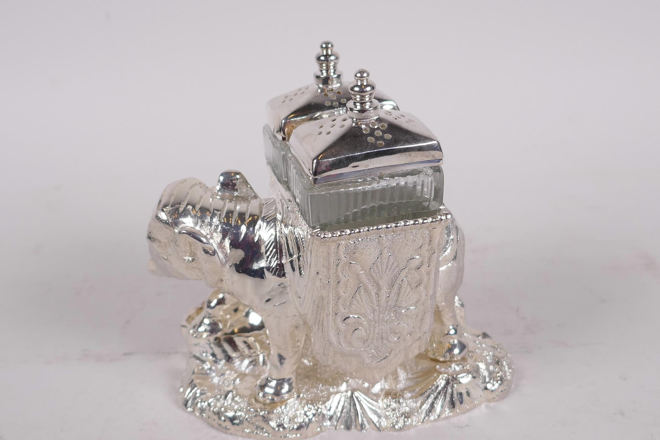 A silver plated table cruet cast as an elephant and howdah, 4½" high - Image 4 of 5