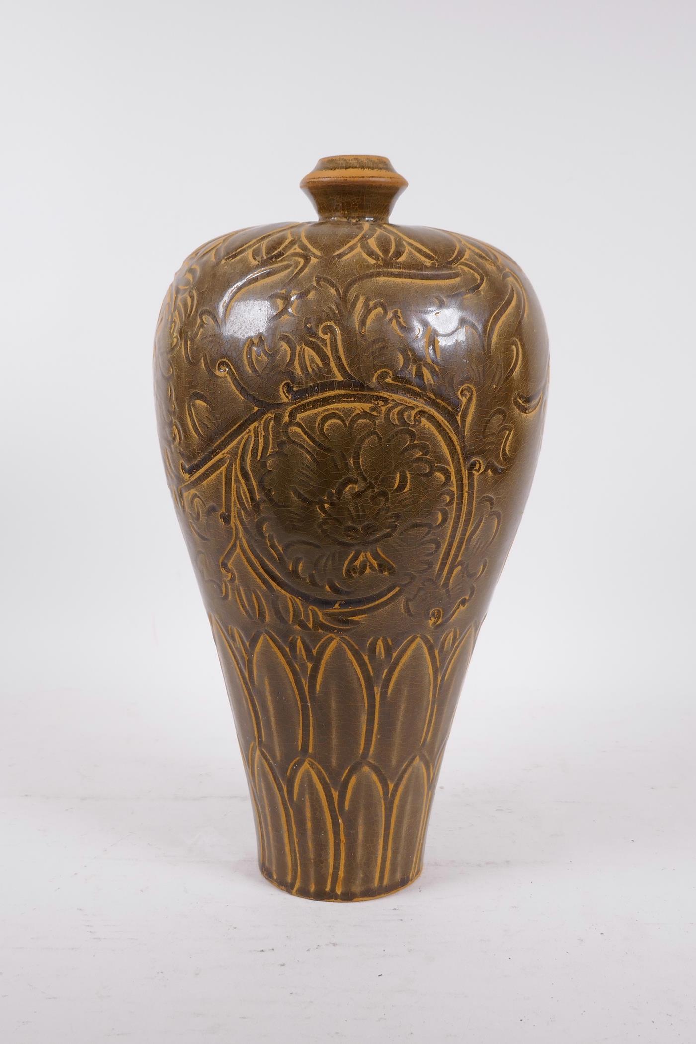 A Cizhou green glazed ceramic vase, with incised decoration of a dancing boy, 13" high - Image 4 of 5