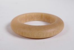 A faux horn bangle, 3½" diameter