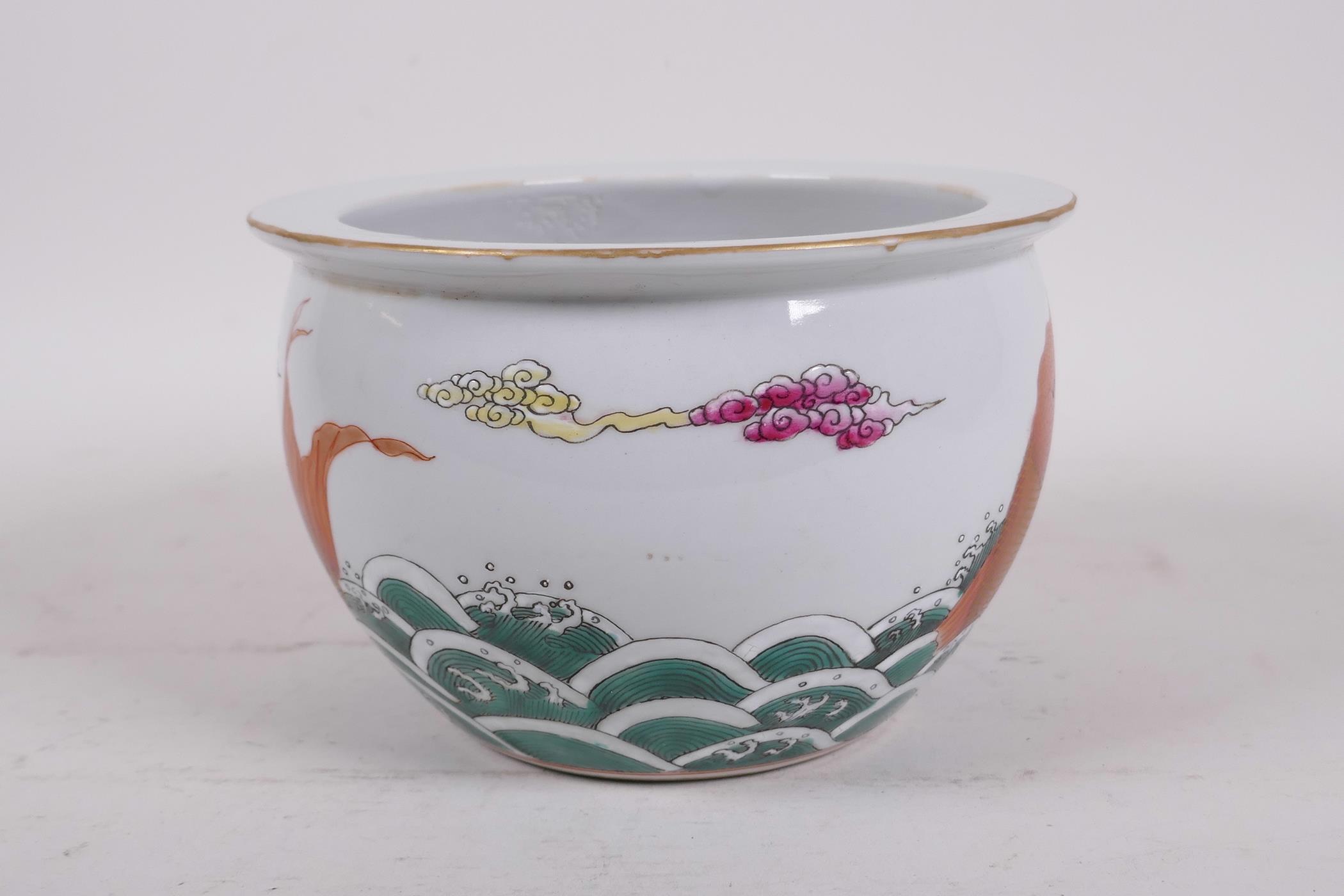 A Chinese famille verte porcelain jardiniere with carp decoration, 6½" diameter - Image 4 of 5