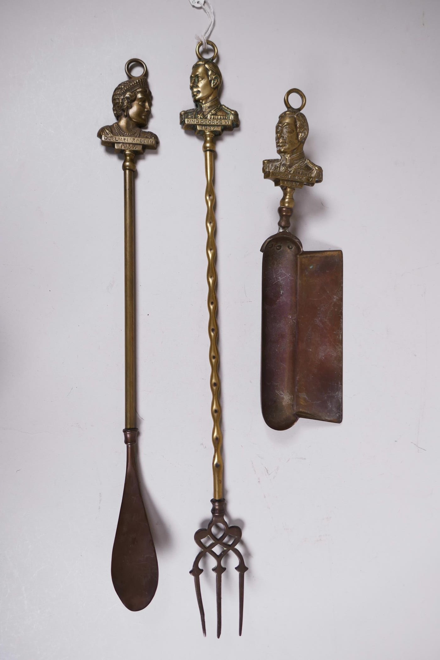A variety of brass and metal household implements commemorating the 1937 coronation - Image 3 of 11